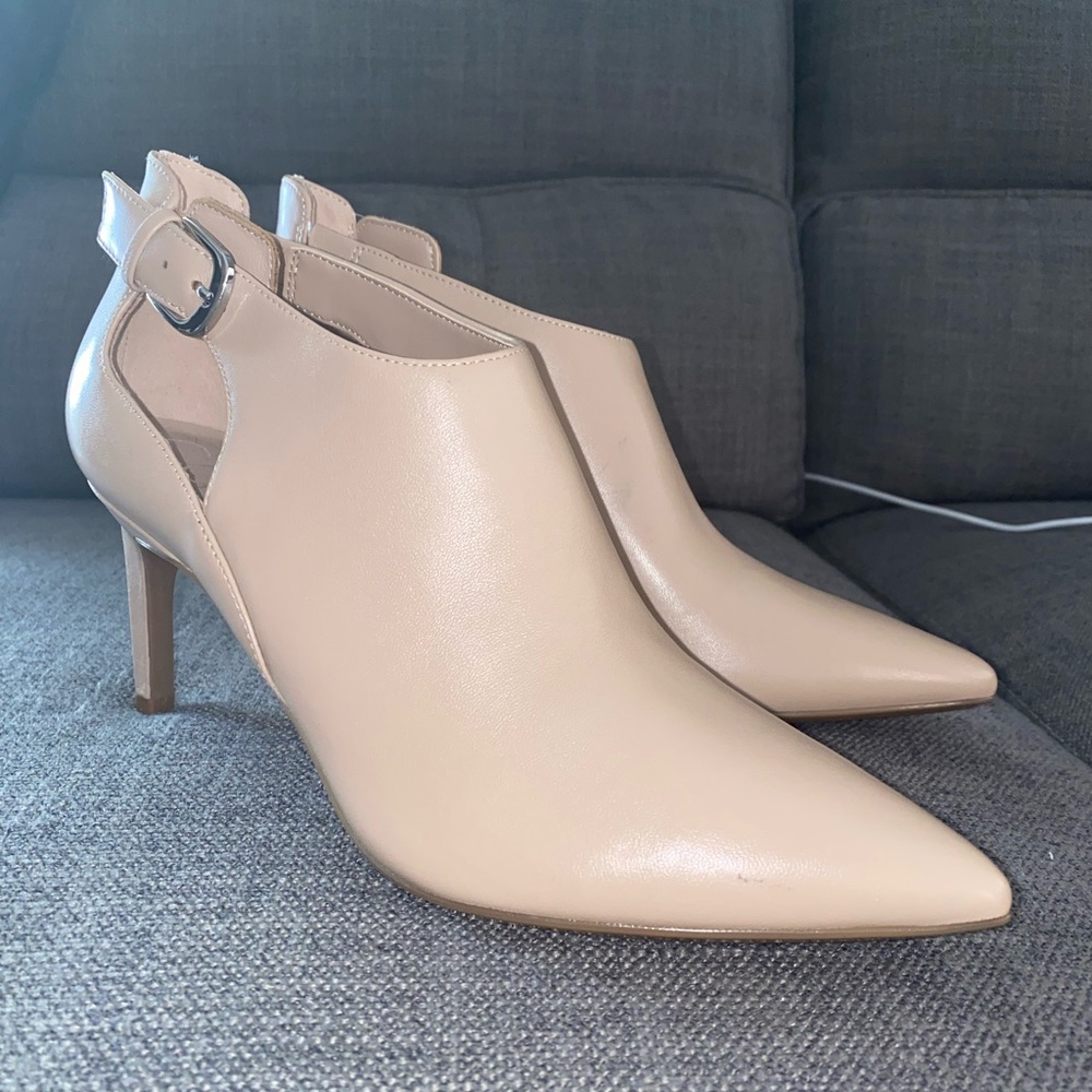Calvin Klein Nude Pumps